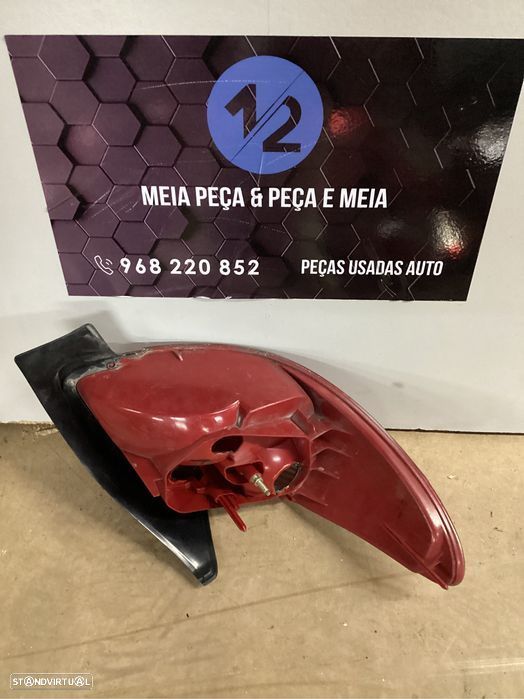 Farolim traseiro direito Peugeot 206 ano 2001 - 2