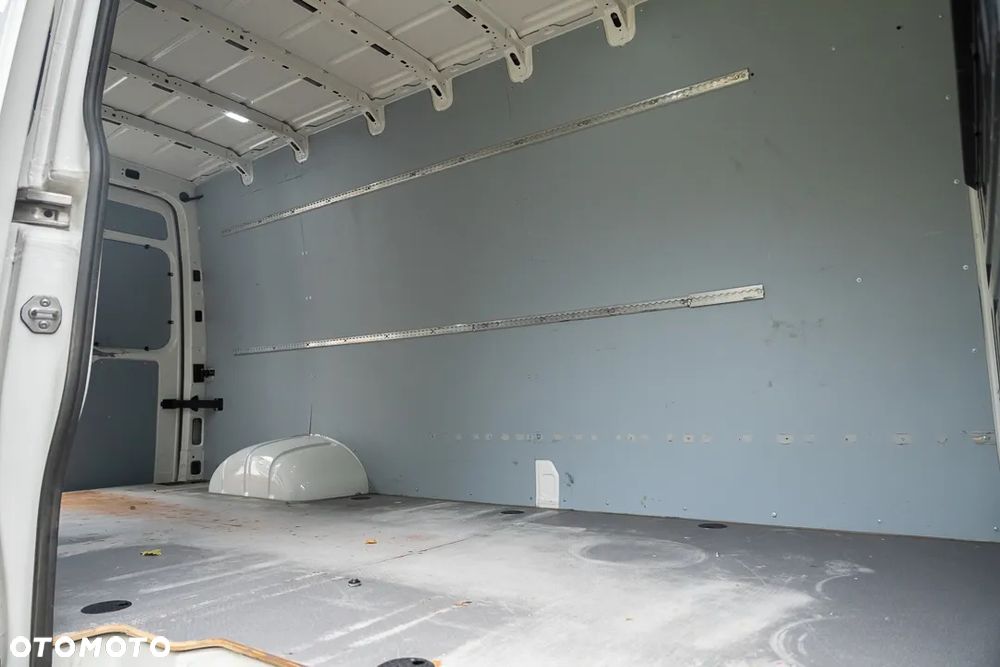 Volkswagen Crafter L4H3 blizniak - 30