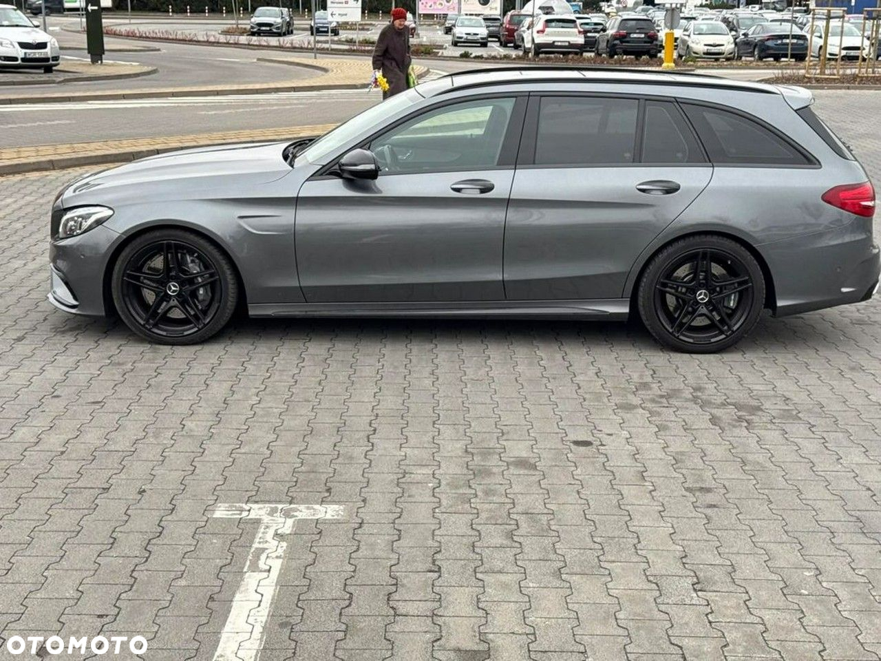Mercedes-Benz Klasa C AMG 63 T AMG Speedshift 7G-MCT - 23