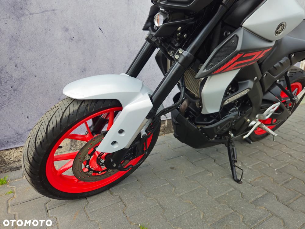 Yamaha MT - 22