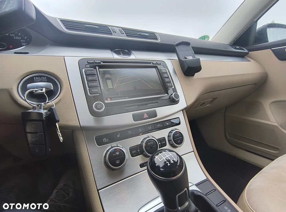 Volkswagen Passat 1.4 TSI Highline - 19