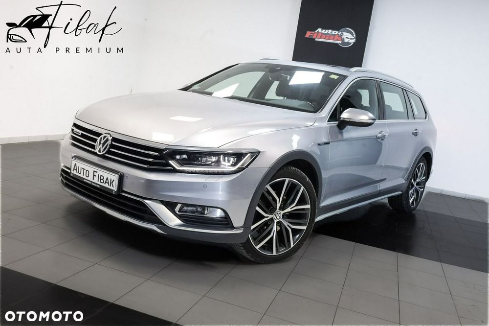 Volkswagen Passat - 1