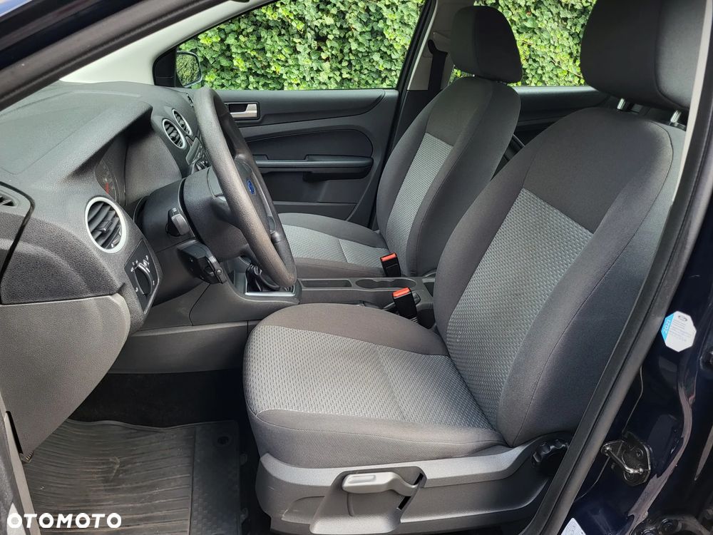 Ford Focus 1.4 16V Trend - 8