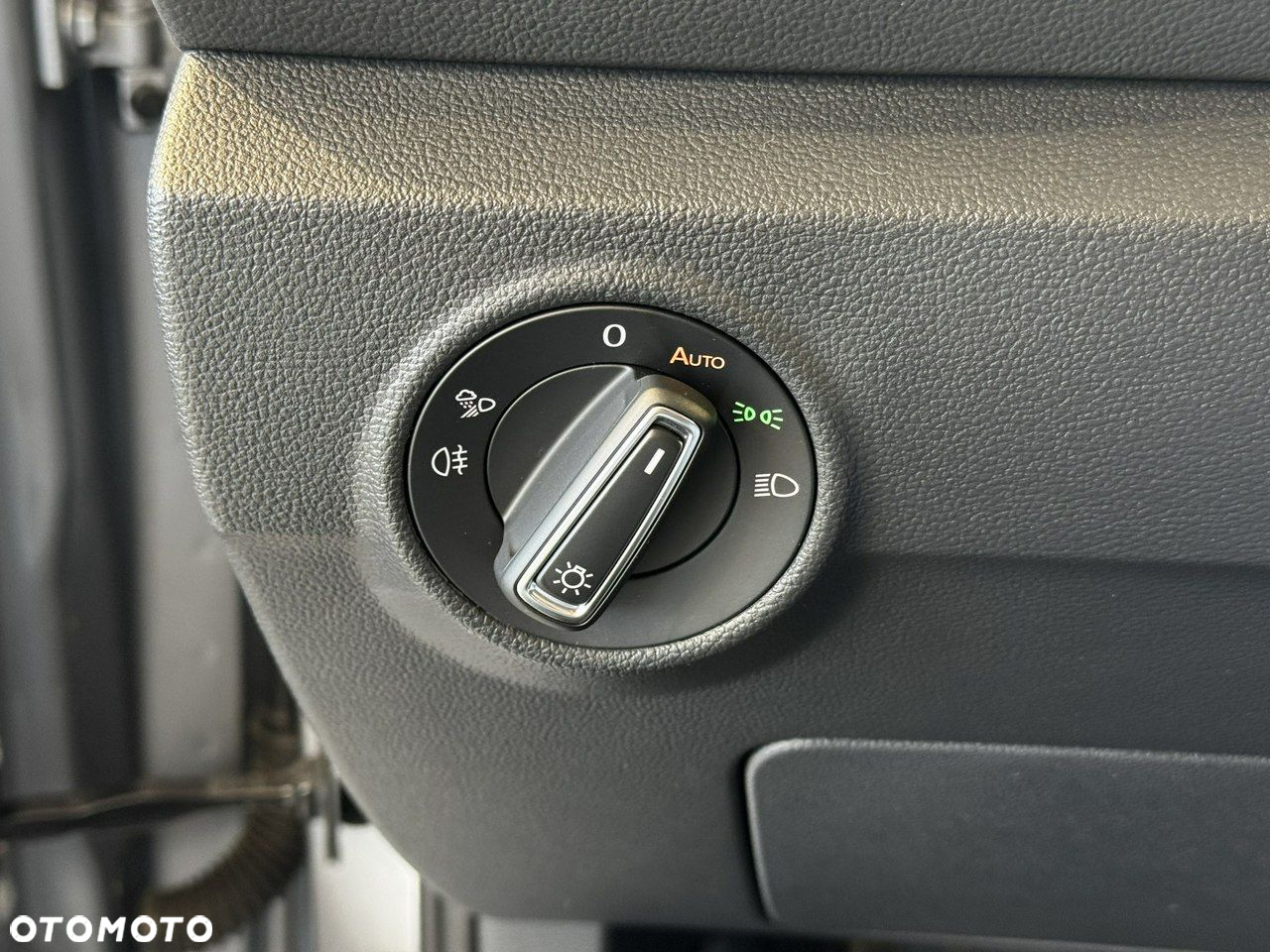 Volkswagen T-Roc - 19