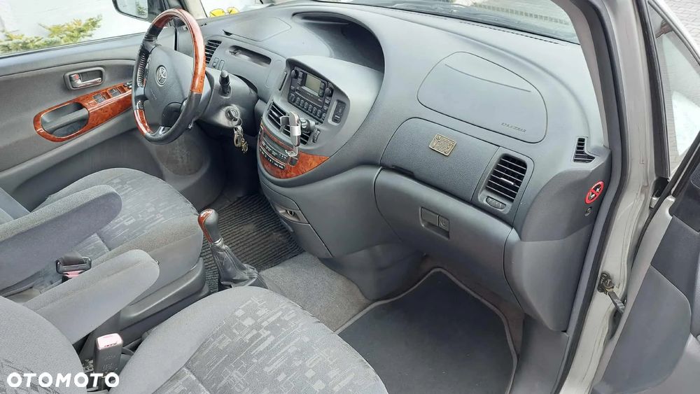 Toyota Previa - 7