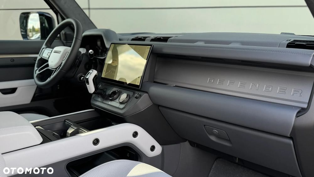 Land Rover Defender 4.4 P635 V8 mHEV Octa - 15