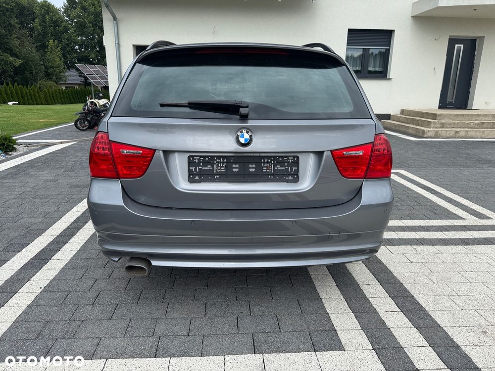 BMW Seria 3 320d DPF Touring - 5