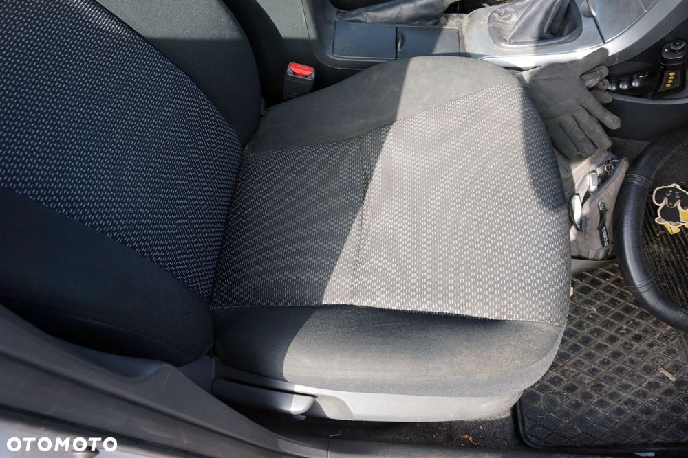 FOTEL PRZEDNI PRAWY COROLLA E15 LIFT SEDAN GRZANY TOYOTA 2010-2013 - 2