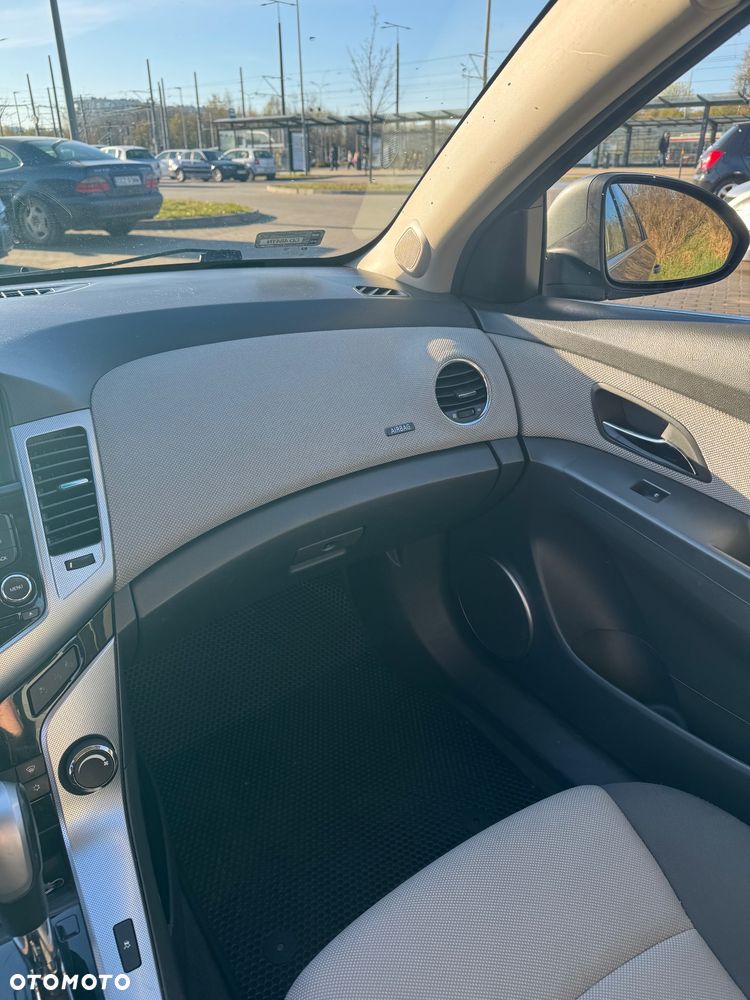Chevrolet Cruze 1.8 LT+ - 11