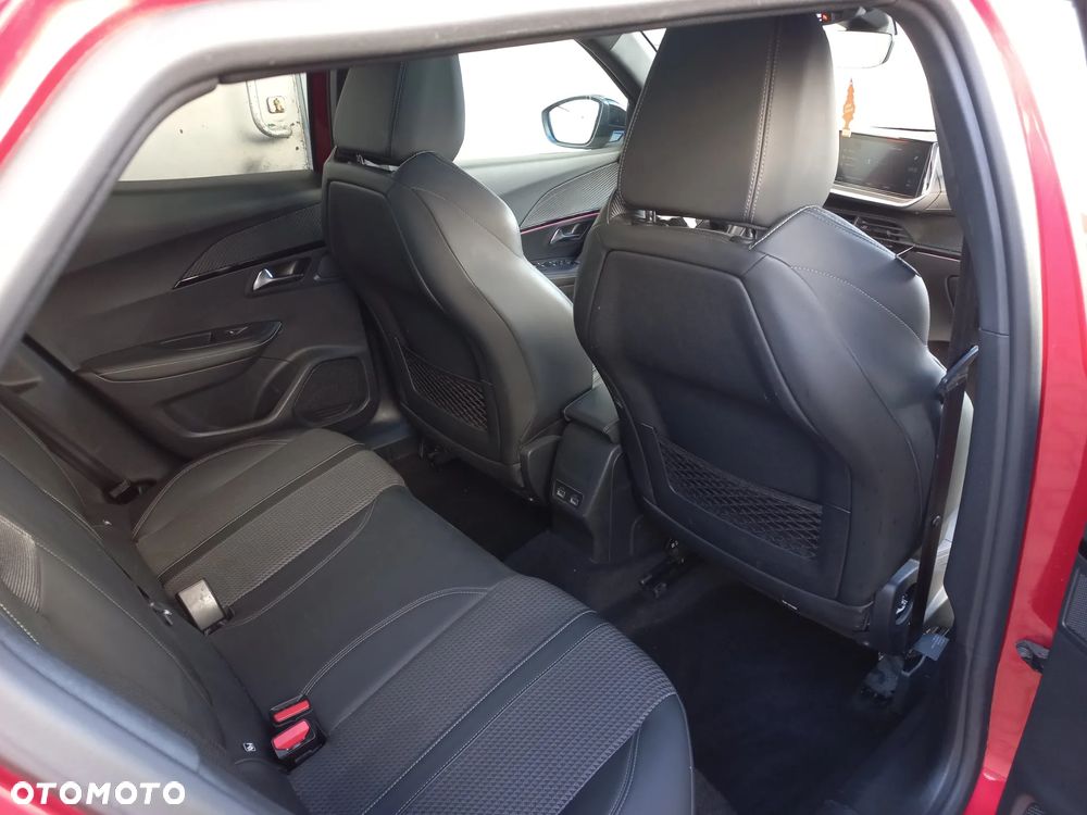 Peugeot 2008 PureTech 130 EAT8 GT Exclusive - 7