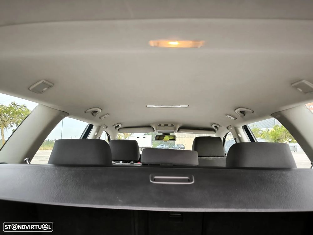 VW Passat Variant 2.0 TDI Confortline - 31