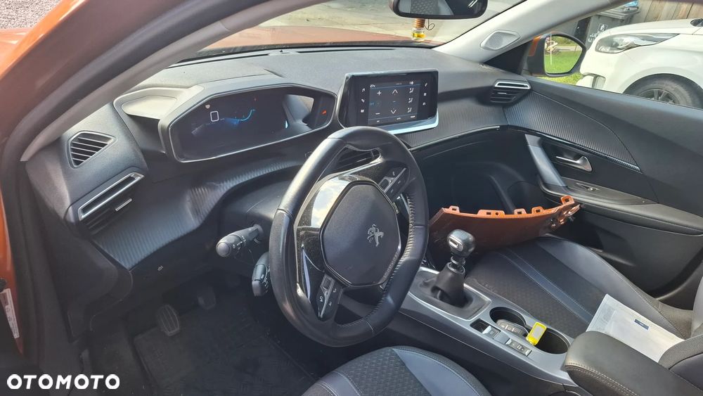 Peugeot 2008 - 9
