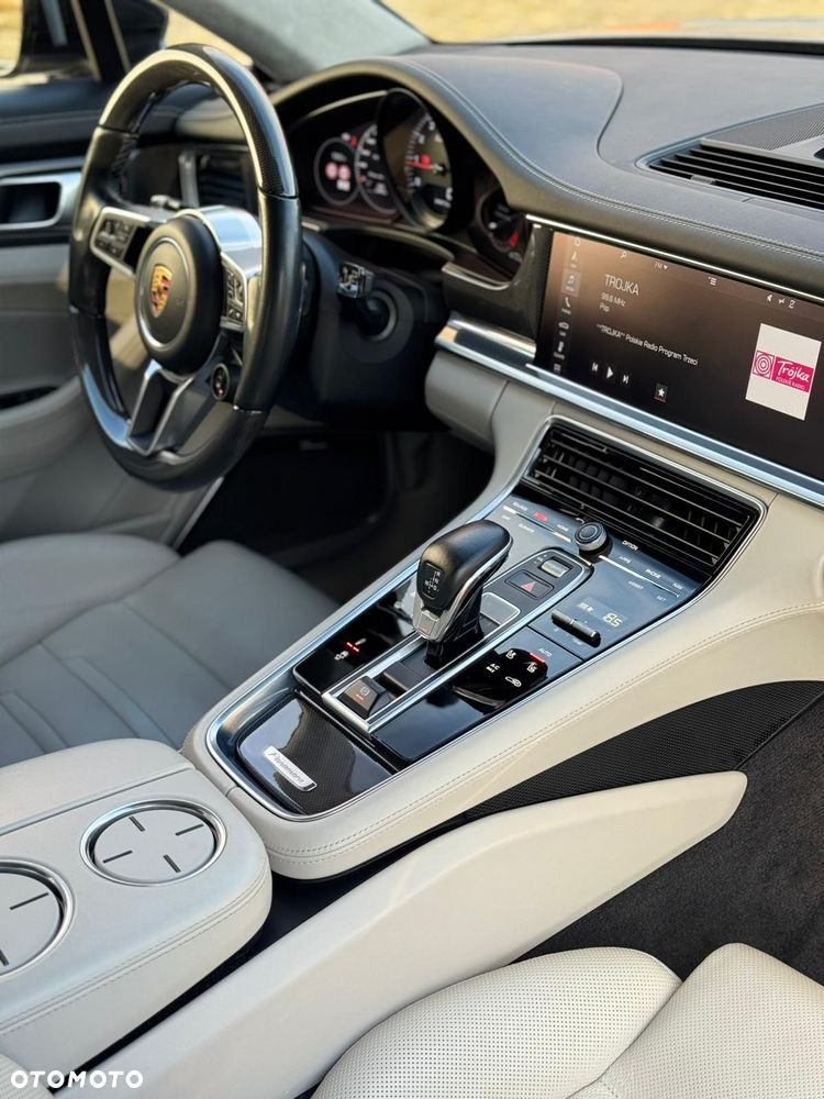 Porsche Panamera Turbo - 11