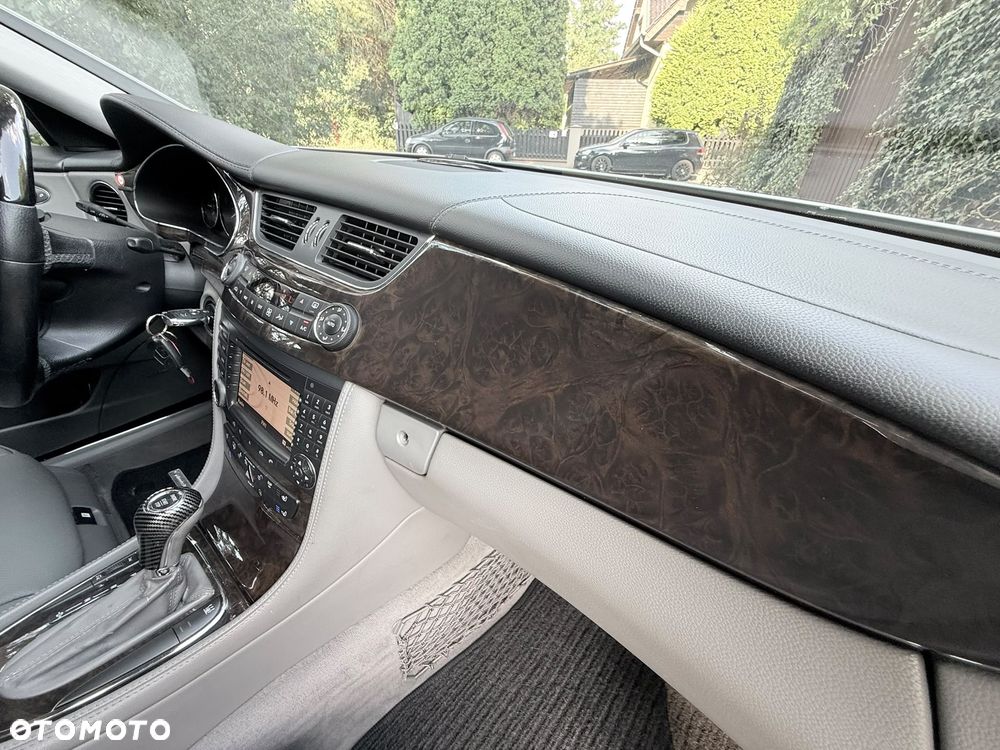 Mercedes-Benz CLS - 19