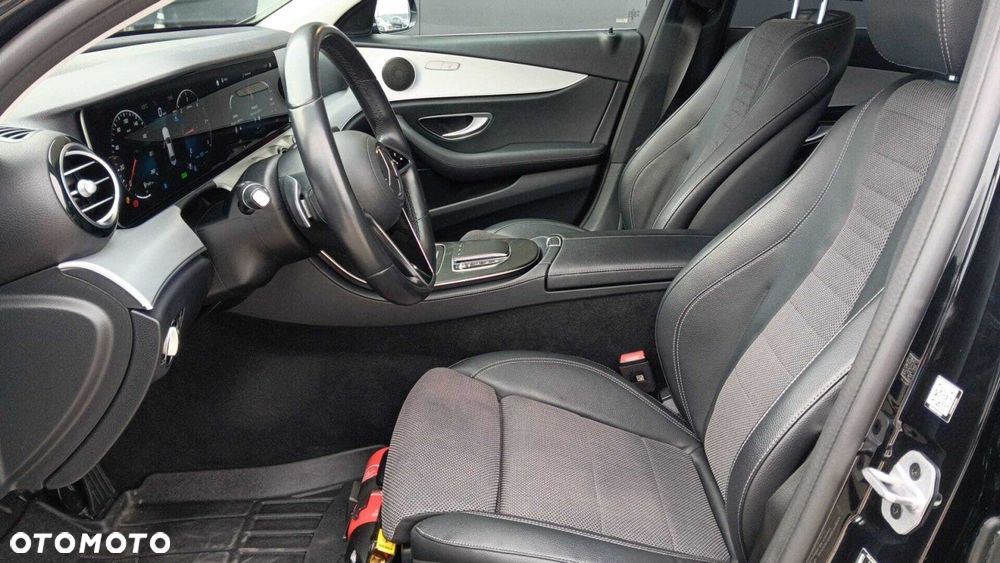 Mercedes-Benz Klasa E 220 d 4-Matic AMG/Avantgarde - 7