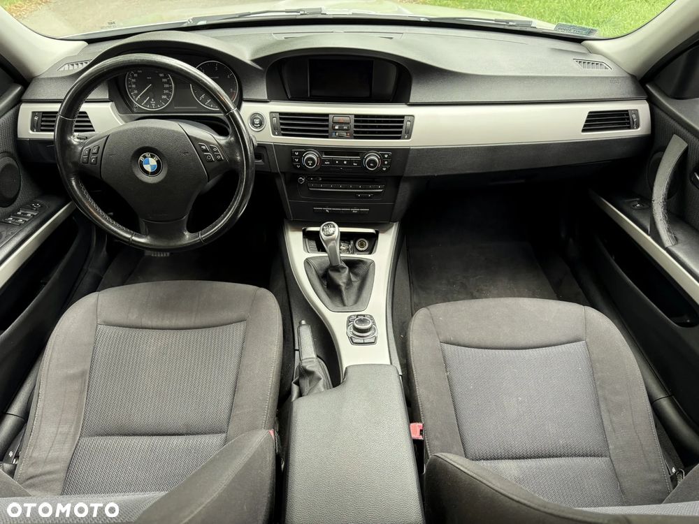 BMW Seria 3 318d - 19