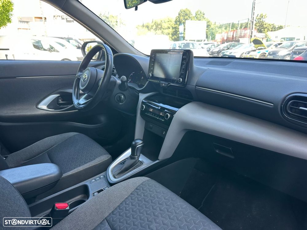 Toyota Yaris Cross 1.5 HDF Comfort Plus - 15