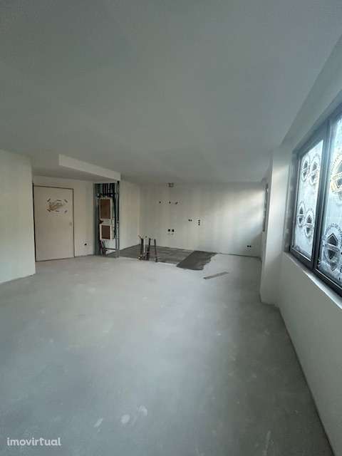 T1 Novo com garagem, ar condicionado e segurança - Grande imagem: 3/10