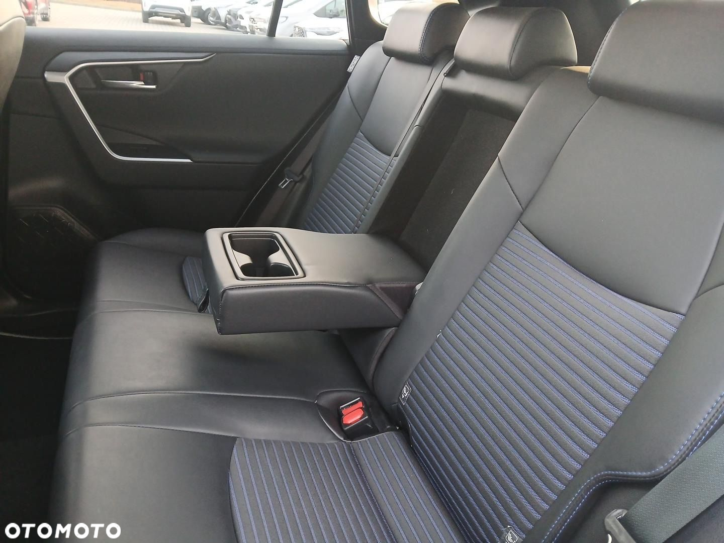 Toyota RAV4 - 12