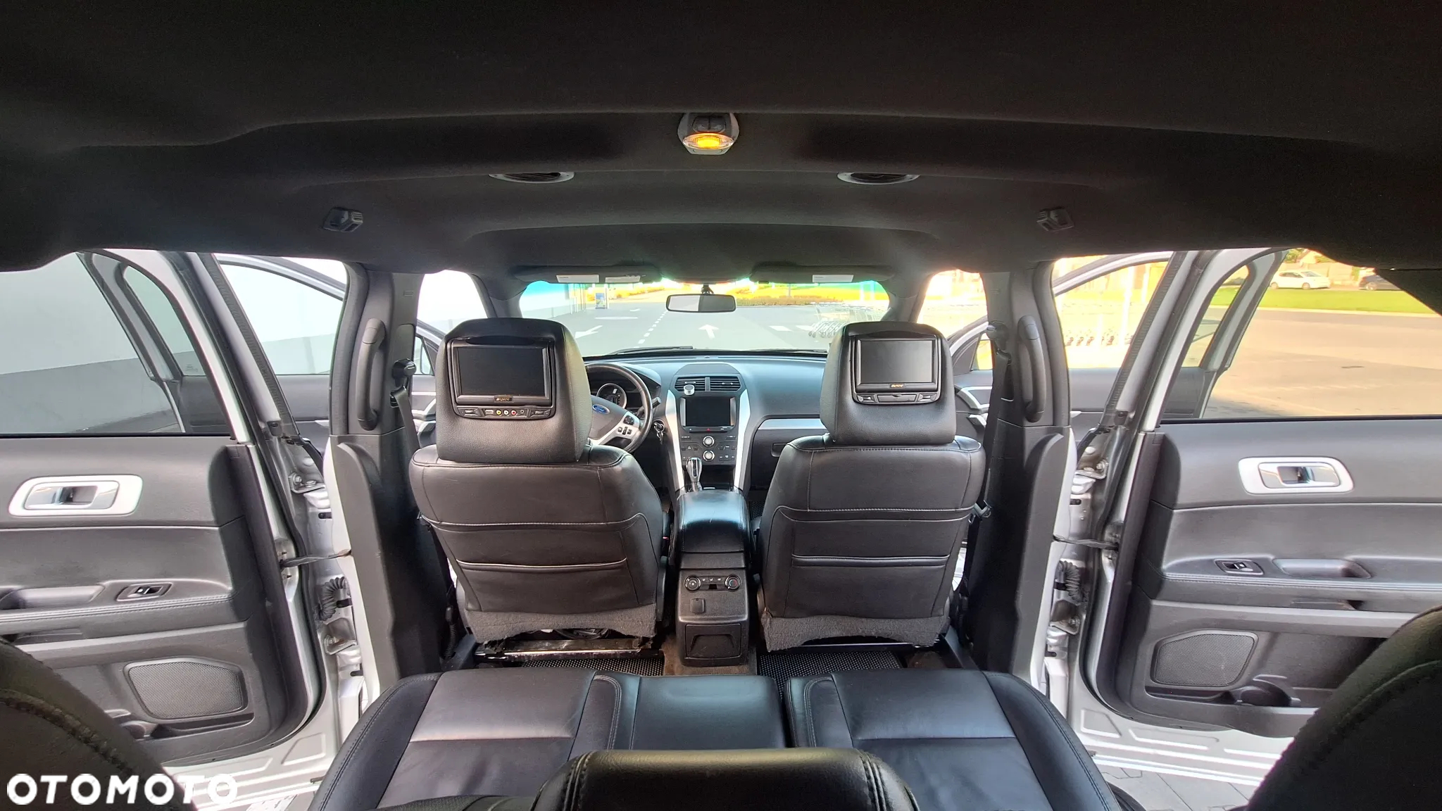 Ford Explorer - 13