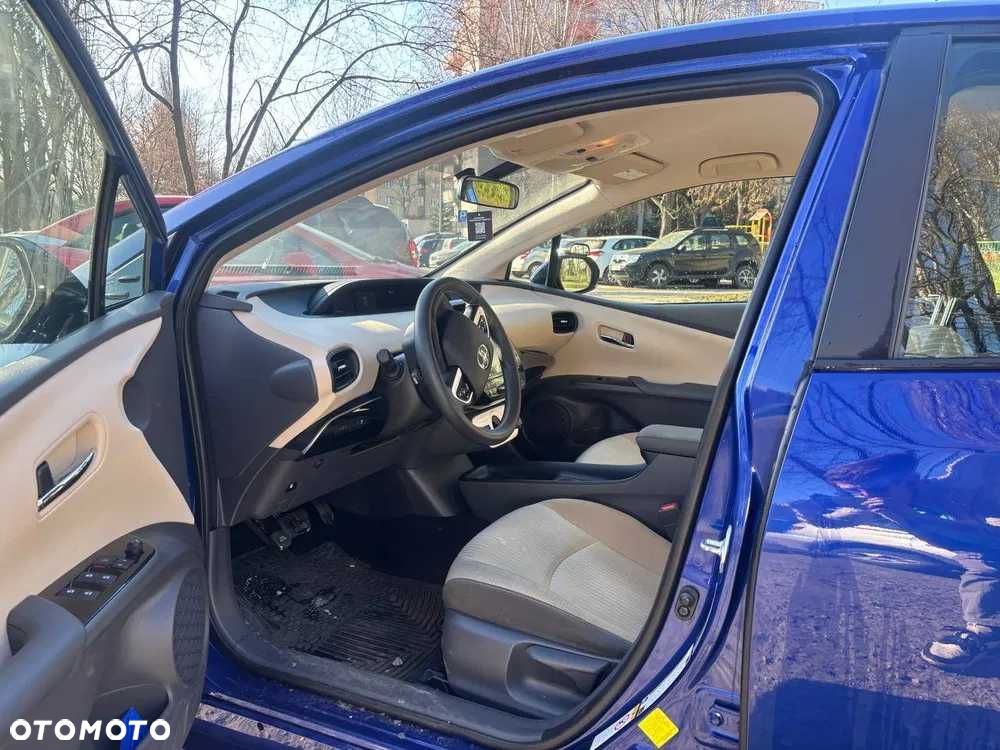 Toyota Prius - 4