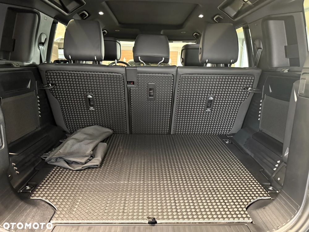 Land Rover Defender 110 D250 X-Dynamic HSE - 11