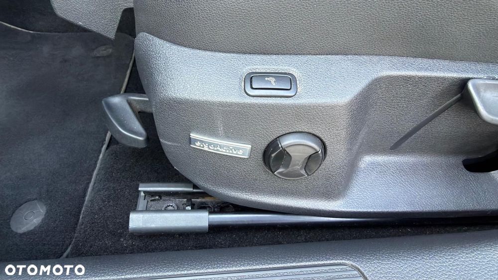 Volkswagen Golf - 10