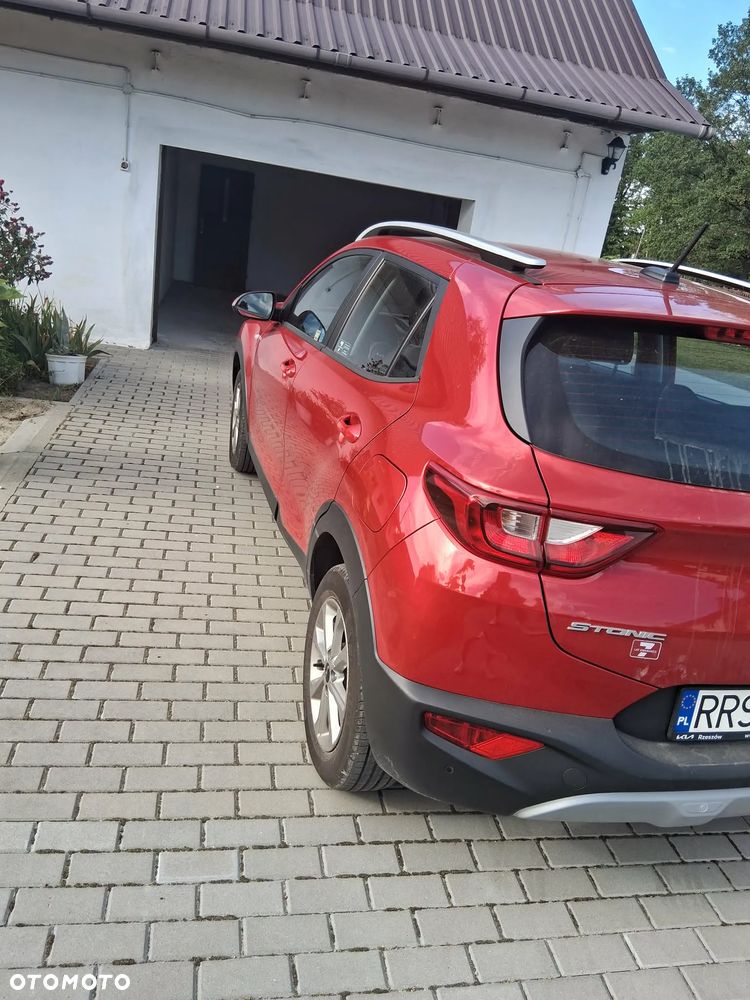 Kia Stonic 1.2 L - 6