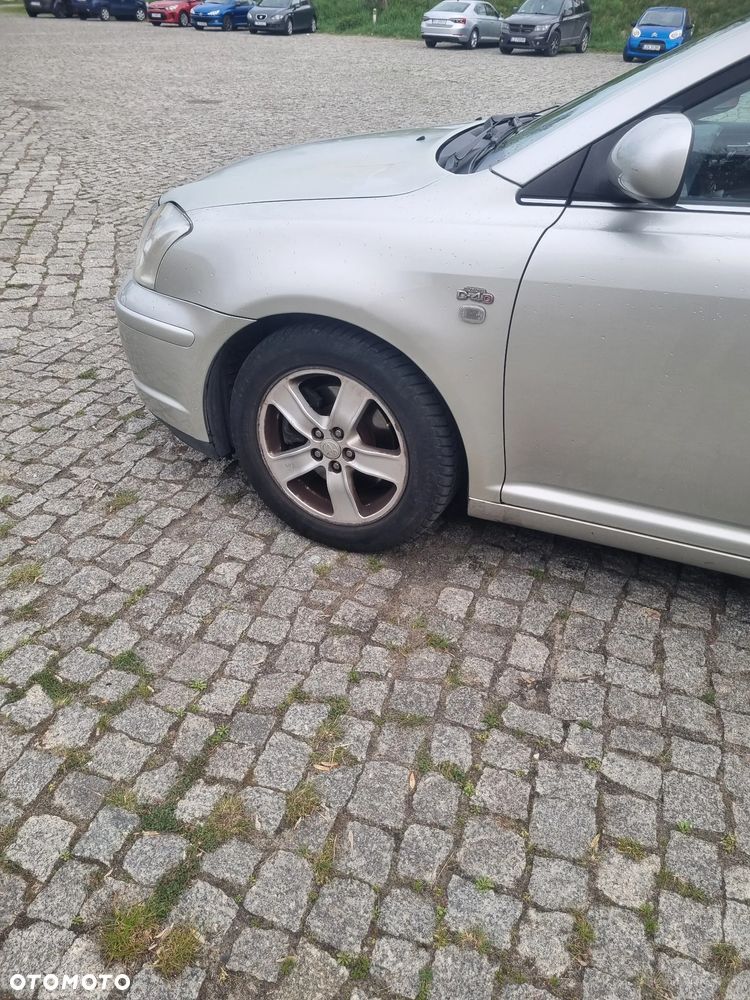 Toyota Avensis 2.0 D-4D Sol - 4