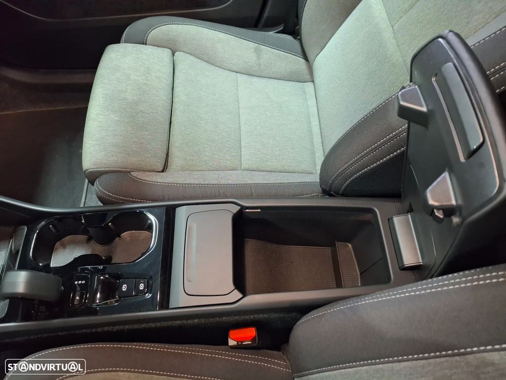 Volvo XC 40 2.0 B3 Plus Dark - 17