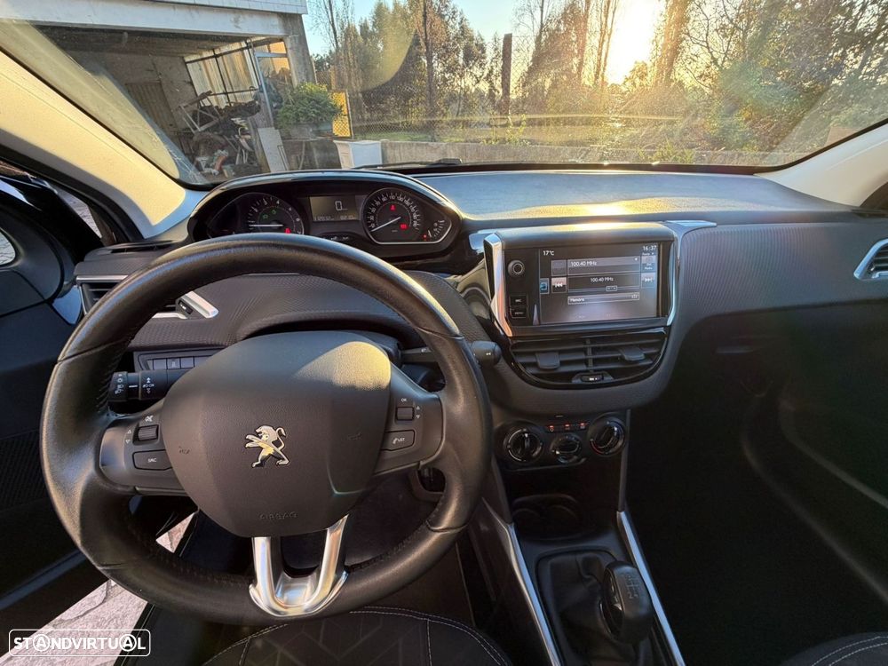 Peugeot 2008 1.2 PureTech Active - 10