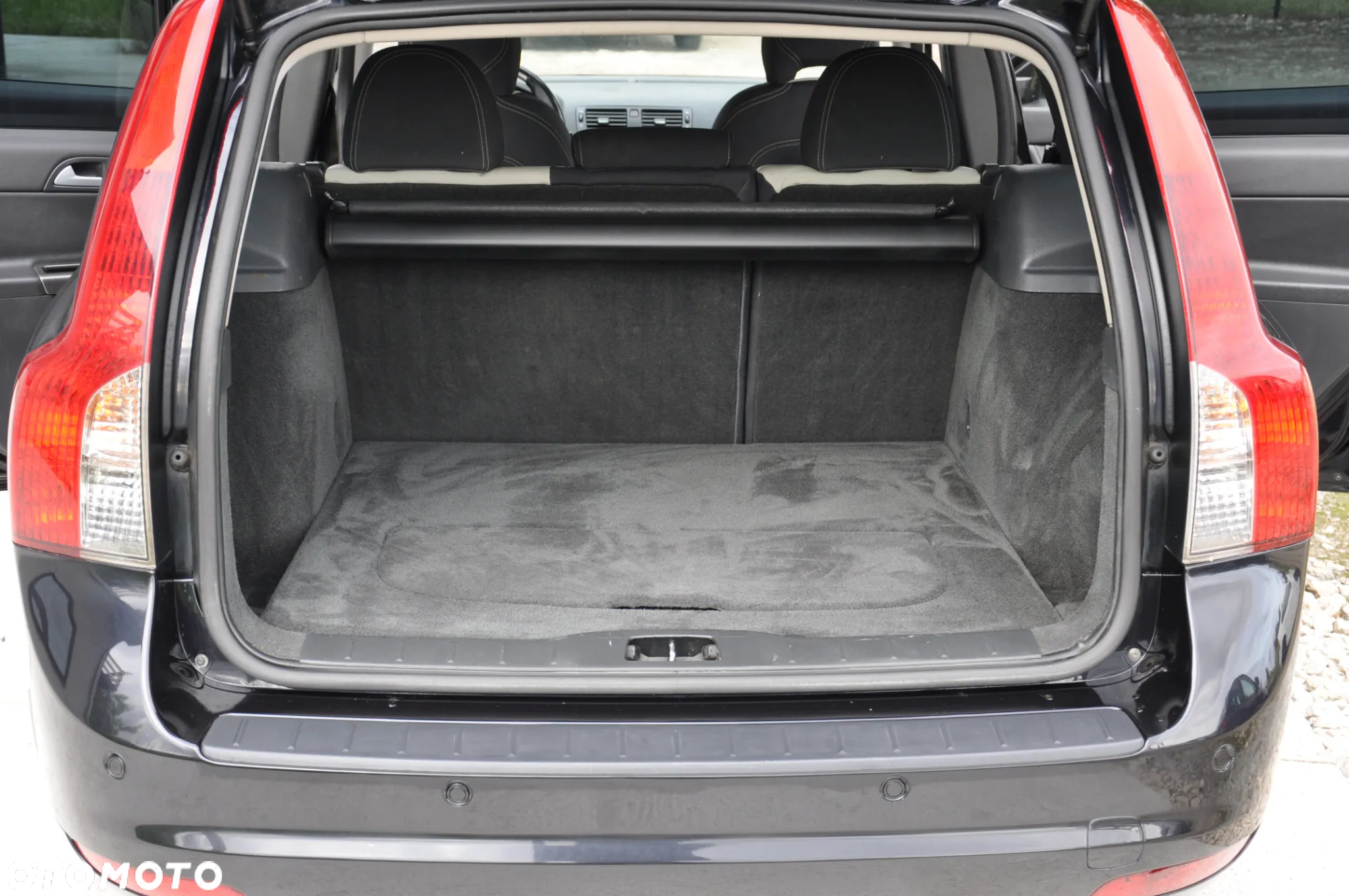 Volvo V50 2.0D R-Design Momentum - 30