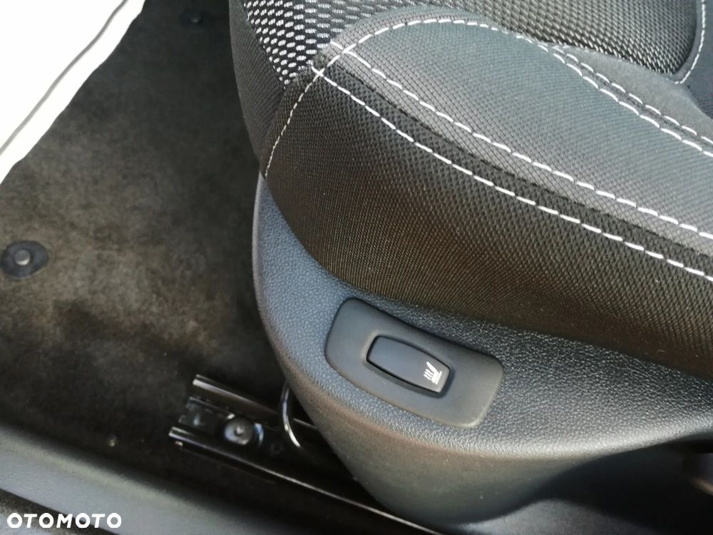 Renault Clio Grandtour (Energy) TCe 90 Bose Edition - 23