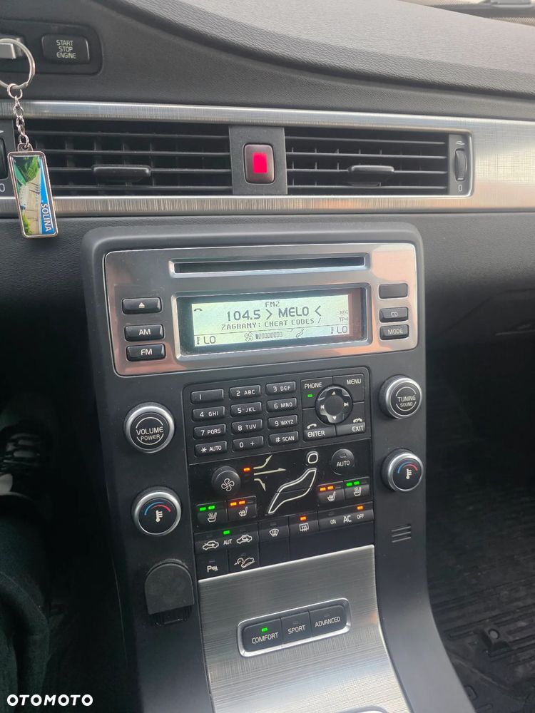 Volvo XC 70 3.2 AWD Momentum - 23