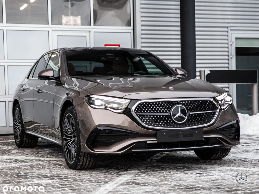 Mercedes-Benz Klasa E 200 mHEV 4-Matic AMG 9G-Tronic - 3