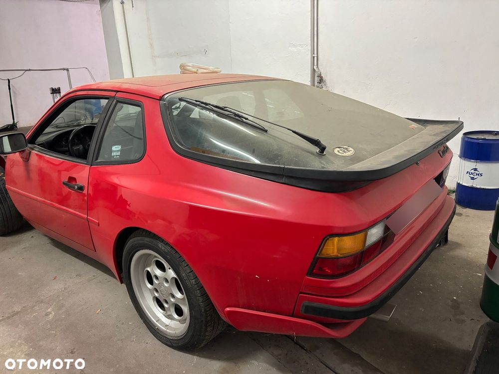 Porsche 944 - 1