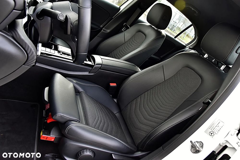 Mercedes-Benz Klasa A 200 7G-DCT - 16