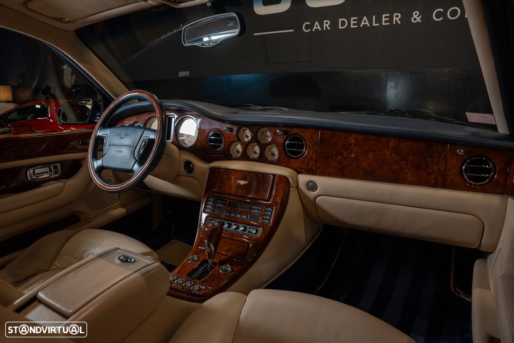 Bentley Arnage Red Label - 13