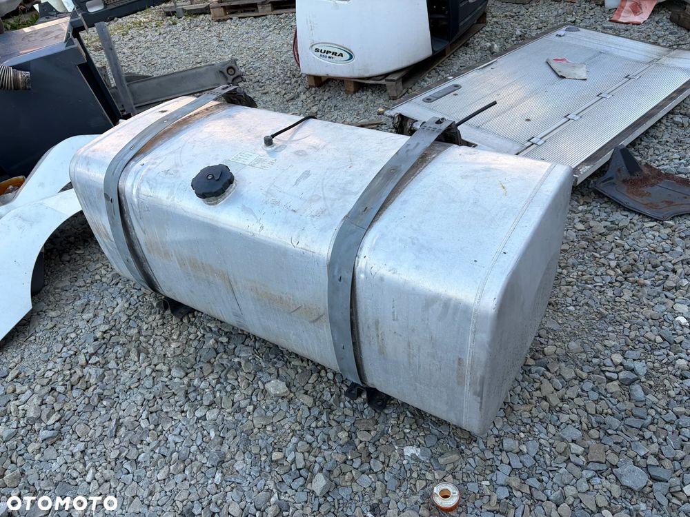 Zbiornik paliwa aluminiowy 590l