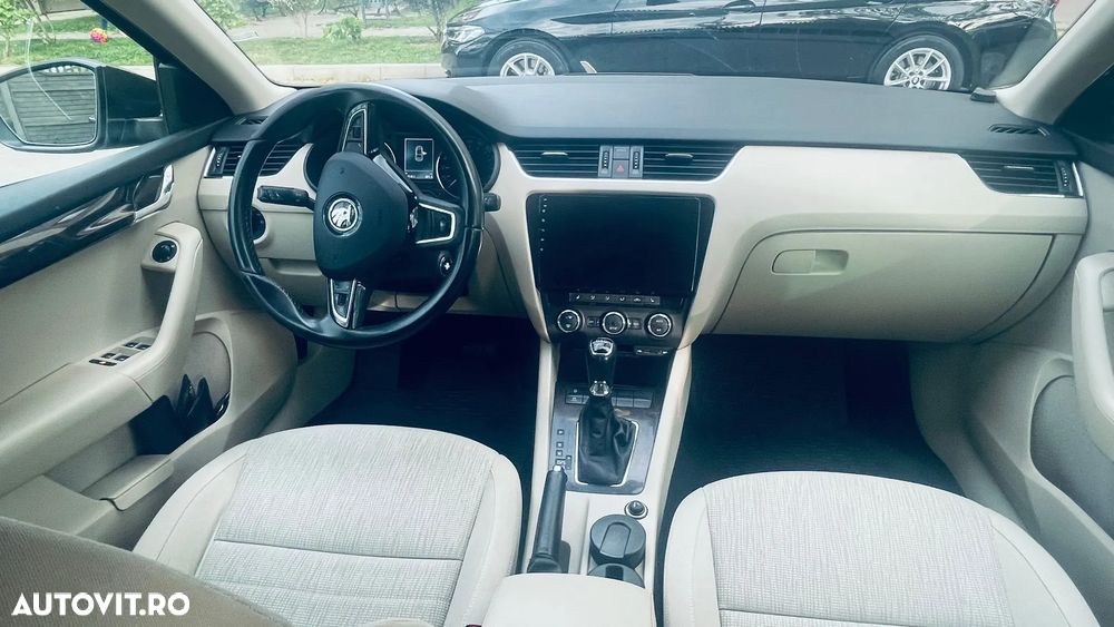 Skoda Octavia 1.4 TSI ELEGANCE DSG - 11