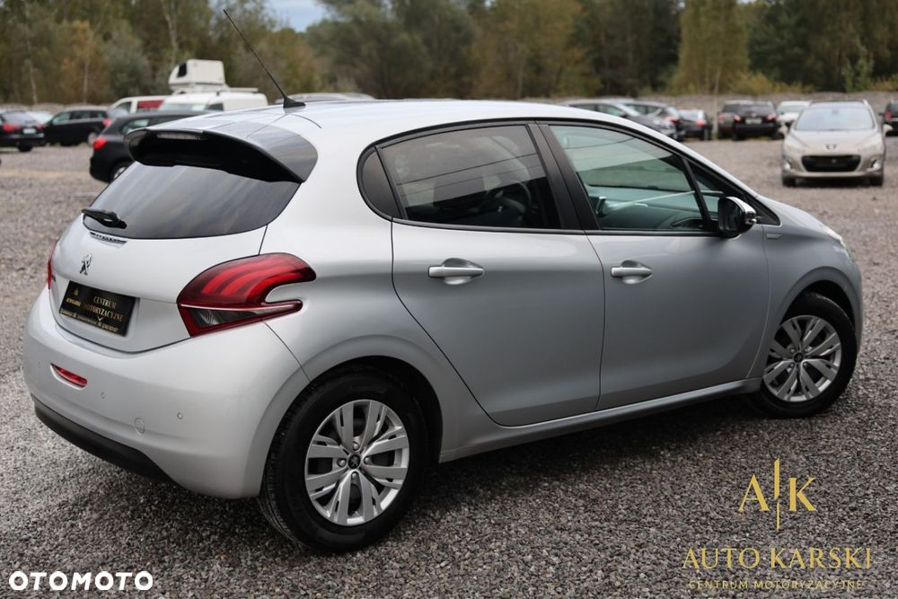 Peugeot 208 - 4