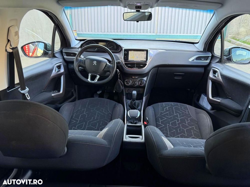 Peugeot 2008 1.2 VTi Active - 27