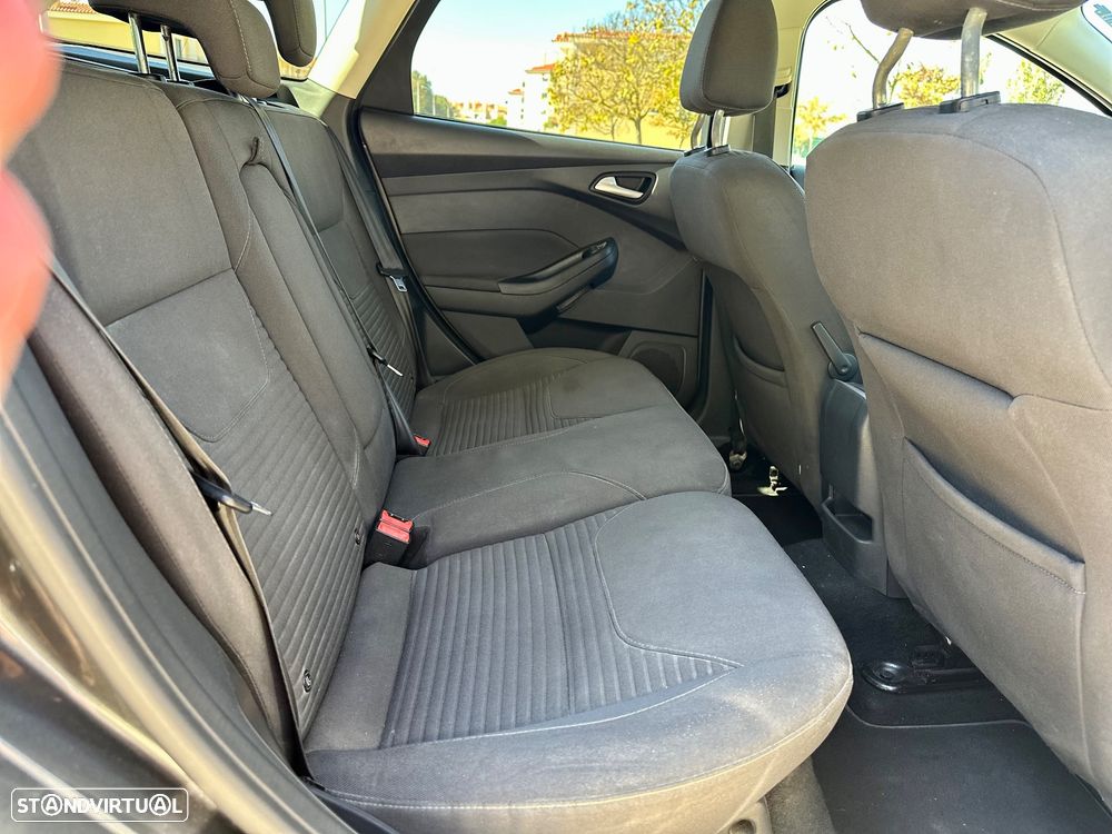 Ford Focus SW 1.5 TDCi Titanium - 24