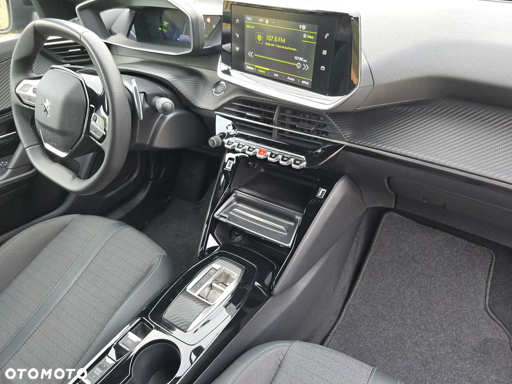 Peugeot 2008 1.2 PureTech Allure Pack S&S EAT8 - 31