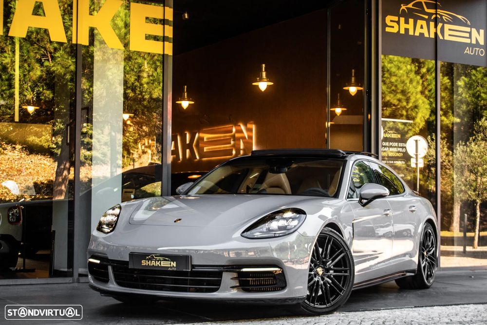 Porsche Panamera 4 E-Hybrid - 1