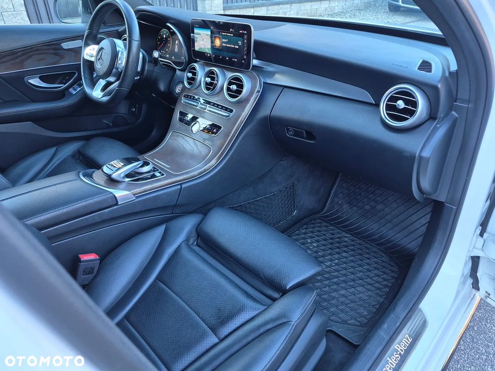Mercedes-Benz Klasa C 300 9G-TRONIC - 29