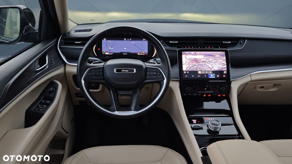 Jeep Grand Cherokee - 25