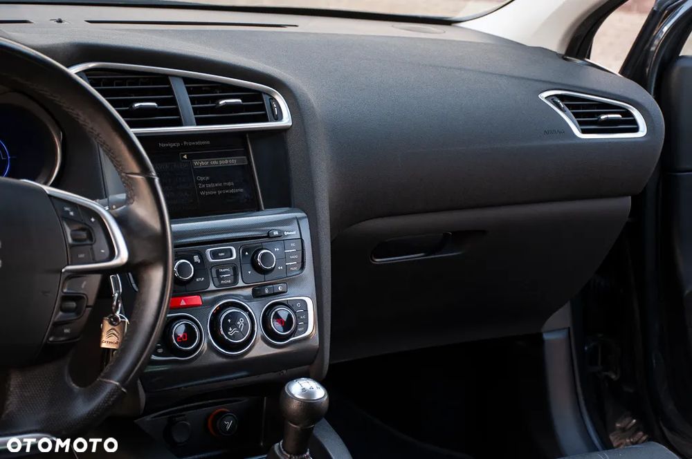 Citroën C4 VTi 120 Exclusive - 28