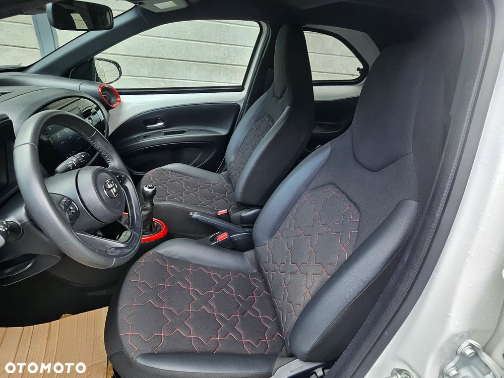 Toyota Aygo X Play - 10
