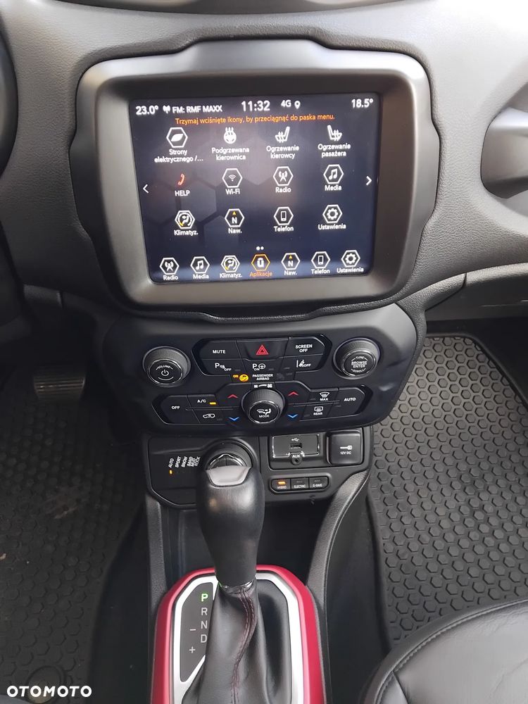 Jeep Renegade - 16